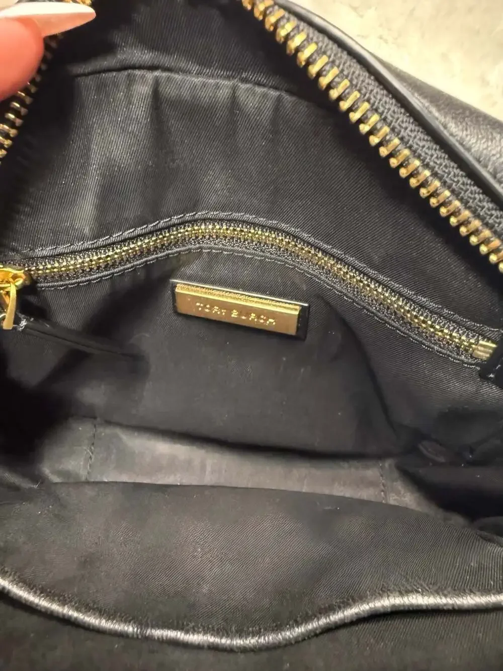 Tory Burch Fleming Soft Leather Camera Bag in Black